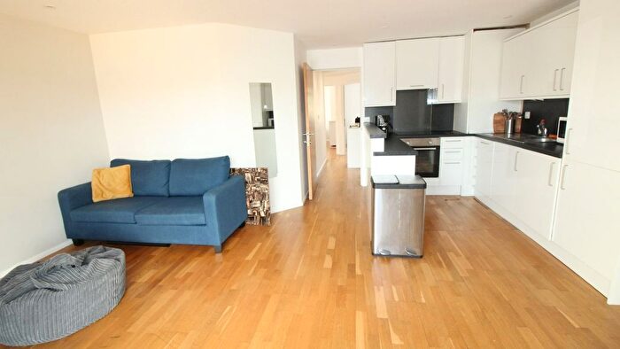 2 Bedroom Flat To Rent In Shackleton House, London, NW1