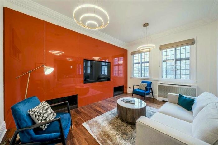 4 Bedroom Flat To Rent In Baker Street, Marylebone, NW1