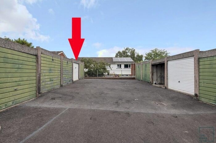 Parking/garage To Rent In Park Barn Drive, Guildford, GU2
