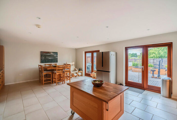 4 Bedroom Detached House For Sale In Parkway, Midsomer Norton, Radstock, Somerset, BA3