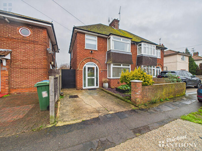 3 Bedroom Semi Detached House For Sale In Grecian Street, Aylesbury, Buckinghamshire, HP20