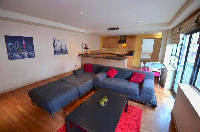 2 Bedroom Flat To Rent In Upper College Street, Nottingham, NG1