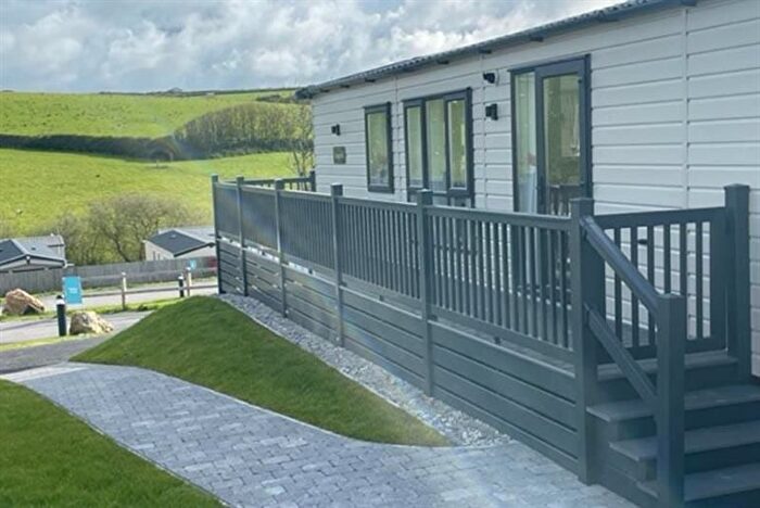2 Bedroom Mobile/park Home For Sale In Newquay, TR8