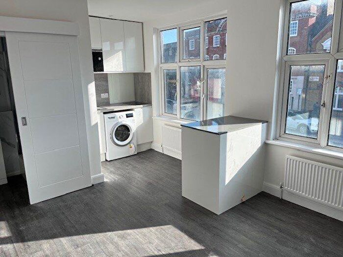 Studio To Rent In Eltham High Street, London, SE9