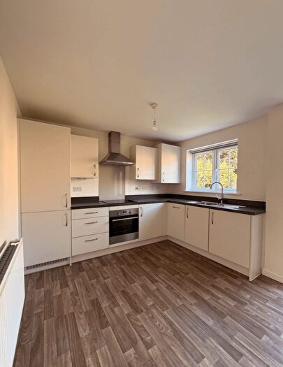 3 Bedroom Flat To Rent In Godolphin Road, London, W12