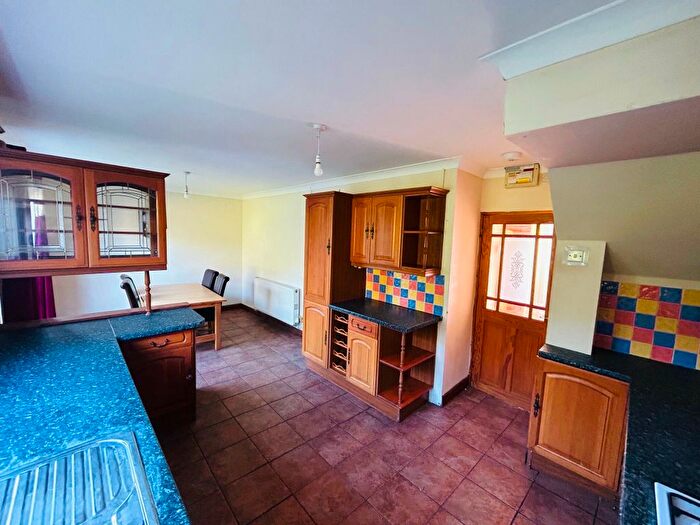 3 Bedroom Semi-Detached House To Rent In Clwyd Road, Penlan, Swansea, SA5