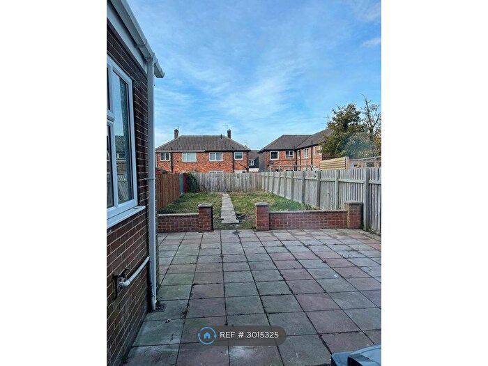 3 Bedroom Semi-Detached House To Rent In Elmfield Road, Hebburn, NE31