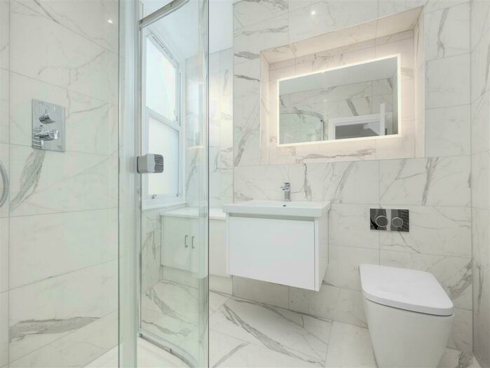 2 Bedroom Flat To Rent In Coombe Road, Kingston Upon Thames, KT2