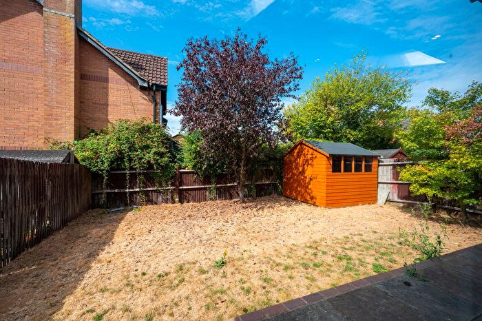 4 Bedroom Semi-Detached House To Rent In Acer Drive, West End, Woking, GU24