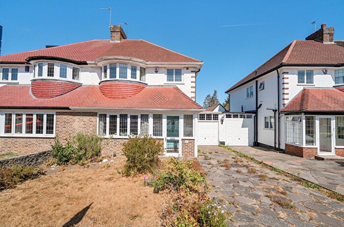 3 Bedroom Semi Detached House For Sale In Longlands Road, Sidcup, DA15