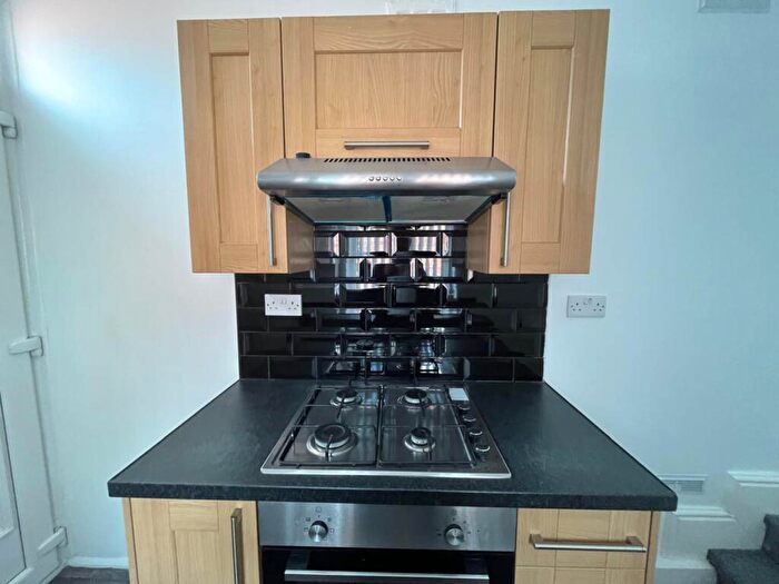 4 Bedroom Maisonette To Rent In Prince Consort Rd, Gateshead, NE8