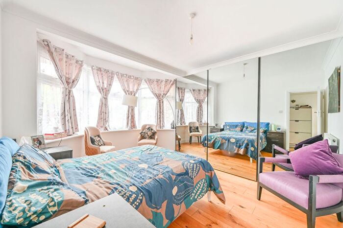 2 Bedroom Maisonette For Sale In The Close, Wembley Park, Wembley, HA9
