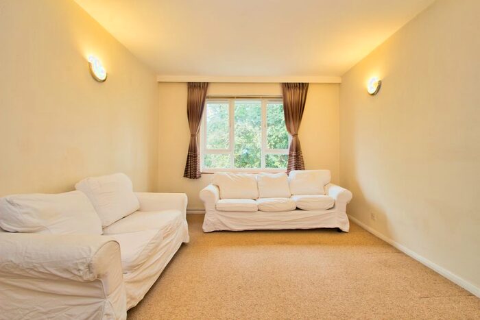 1 Bedroom Flat To Rent In Moat Lodge, London Road, Harrow On The Hill, HA1