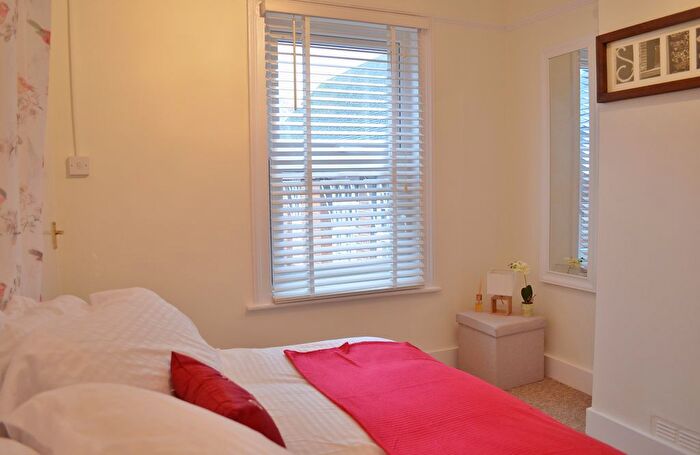 2 Bedroom Flat To Rent In Cross Street, Oxford, Oxfordshire, OX4