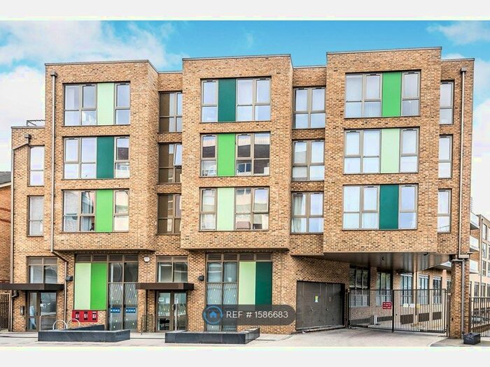 2 Bedroom Flat To Rent In Bedford Road, London, SW4