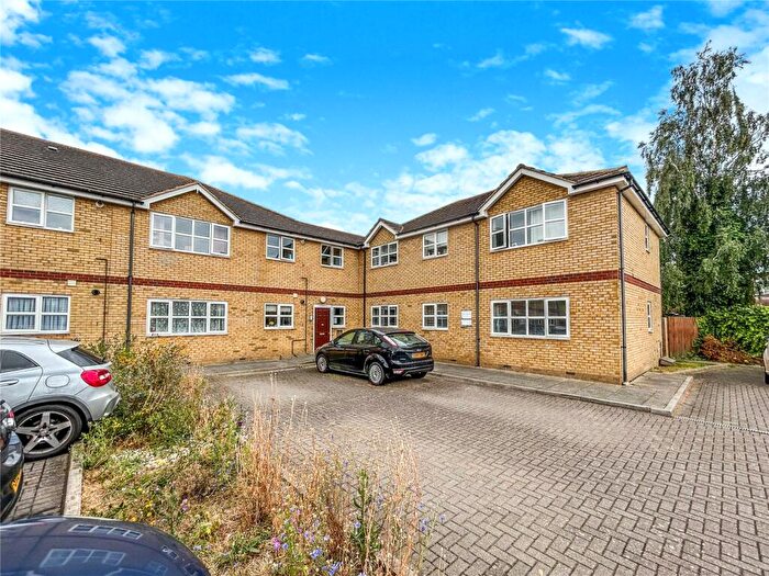 2 Bedroom Apartment For Sale In Sandhurst Road, Tilbury, Essex, RM18