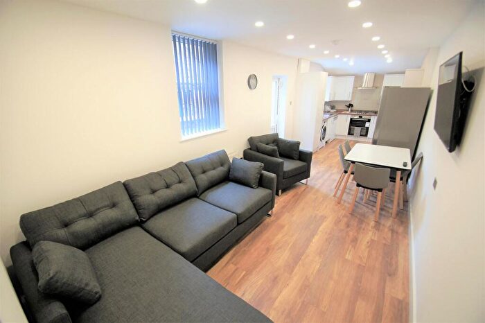 6 Bedroom Terraced House To Rent In Furness Road, Fallowfield, M14