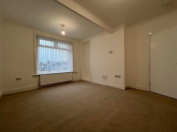 2 Bedroom Flat To Rent In Nimmo Street, Greenock, PA16