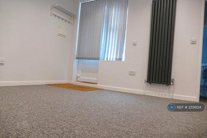 1 Bedroom Flat To Rent In Wimborne Road, Bournemouth, BH9