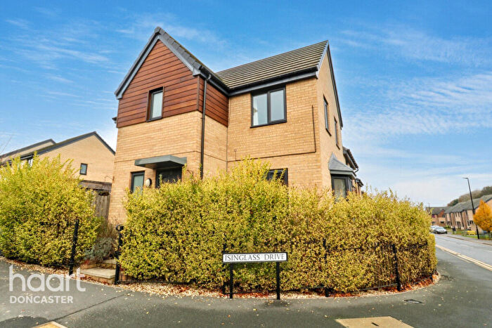 3 Bedroom Semi Detached House For Sale In Isinglass Drive, Edlington, Doncaster, DN12
