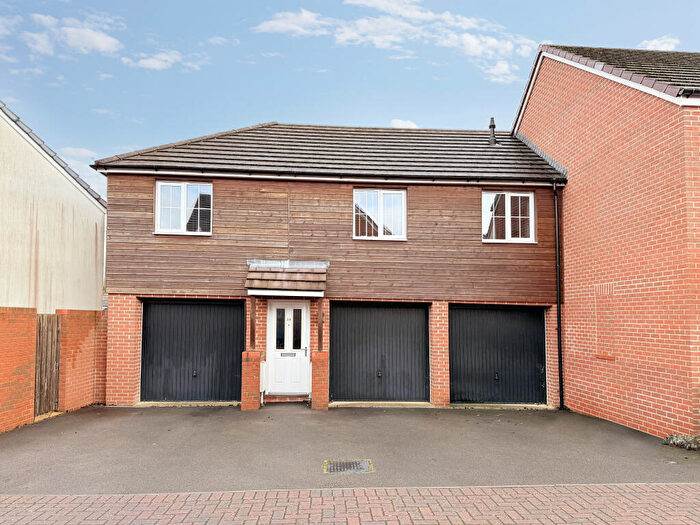 2 Bedroom Coach House For Sale In Crosstrees, Royal Wootton Bassett, Royal Wootton Bassett, SN4