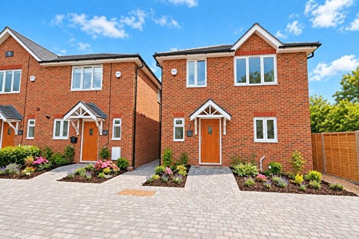 3 Bedroom Detached House To Rent In New Haw, Surrey, KT15