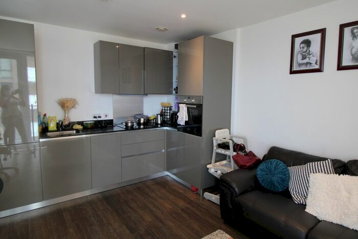 1 Bedroom Flat To Rent In Compton House Victory Parade, Woolwich Arsenal, SE18