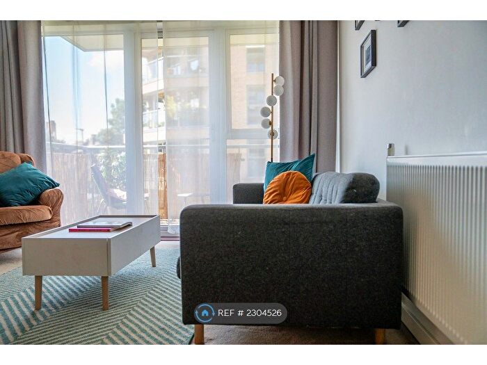 2 Bedroom Flat To Rent In Farlow House Brixton, London, SW9