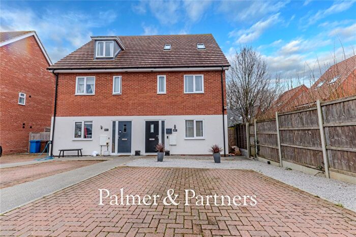 4 Bedroom Semi Detached House For Sale In Bayswater Close, Ipswich, Suffolk, IP1