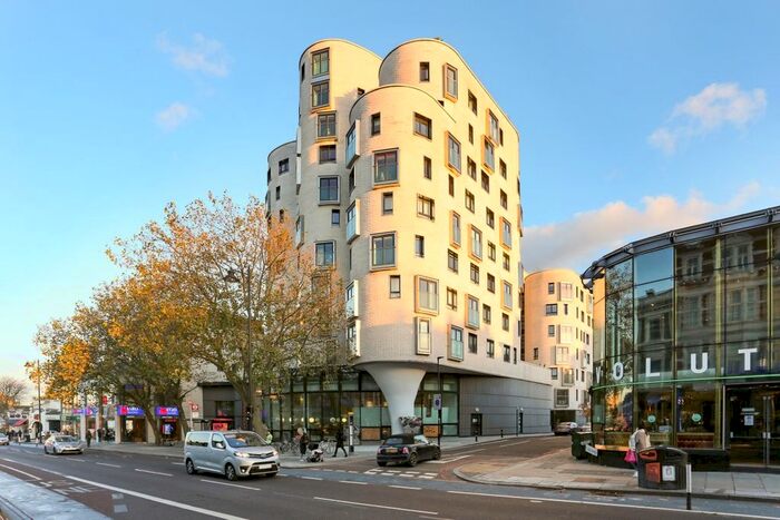 1 Bedroom Flat To Rent In St. Luke's Avenue, London, SW4