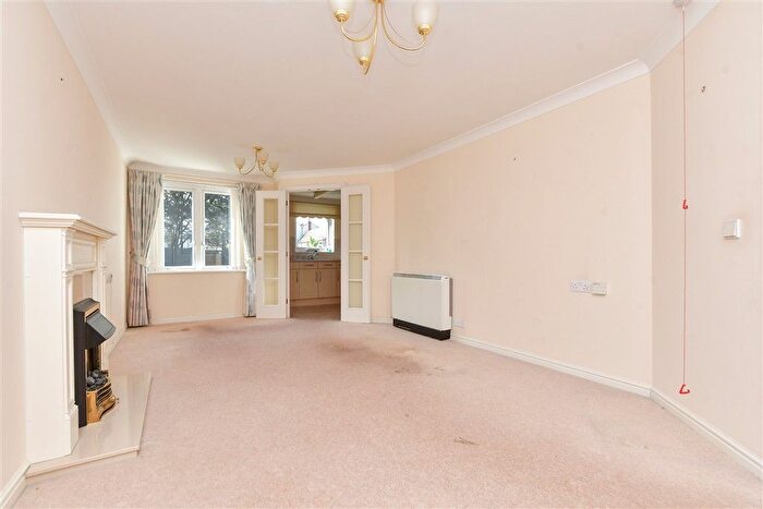1 Bedroom Flat For Sale In Harold Road, Margate, Kent, CT9 - Photo 1