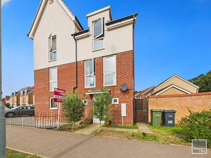 4 Bedroom Semi-Detached House For Sale In Poethlyn Drive, Queens Hill, NR8