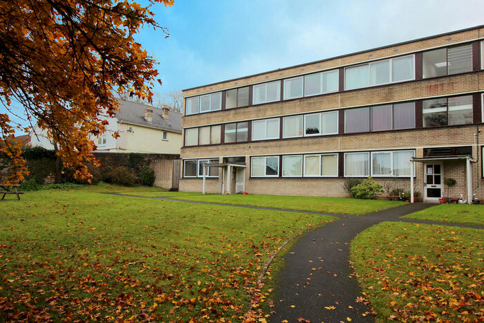 2 Bedroom Apartment To Rent In Sea Mills Lane, Bristol, BS9