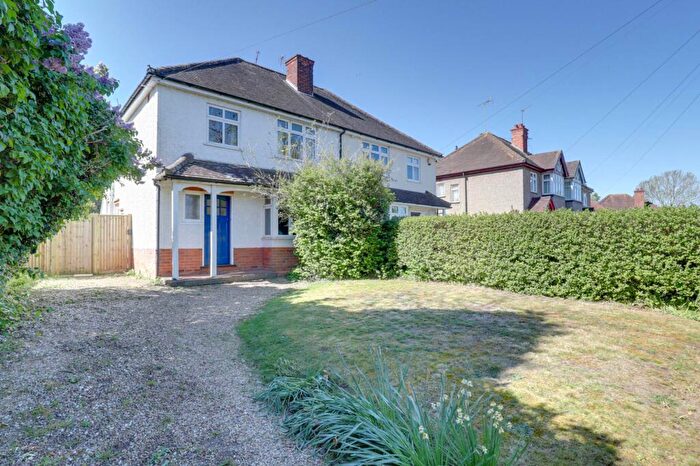 3 Bedroom Semi-Detached House For Sale In Kidmore Road, Caversham Heights, RG4