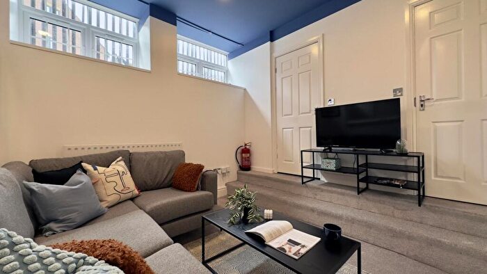 6 Bedroom House To Rent In Bower Road, Sheffield, S10