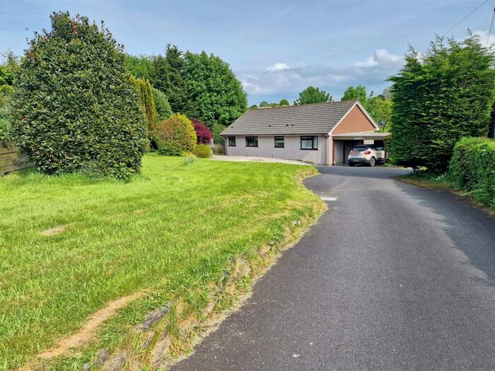 2 Bedroom Detached Bungalow For Sale In North Hill, Launceston, PL15