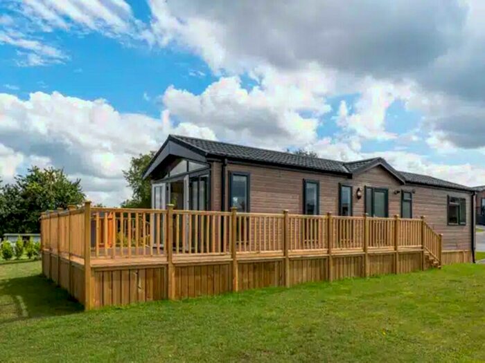 2 Bedroom Lodge For Sale In Thorney Golf Club, PE6