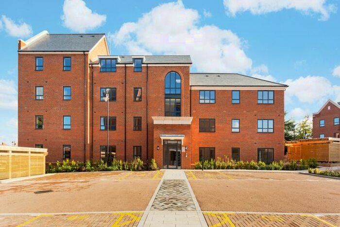 1 Bedroom Flat To Rent In Darbyshire Road, Aldershot, GU11