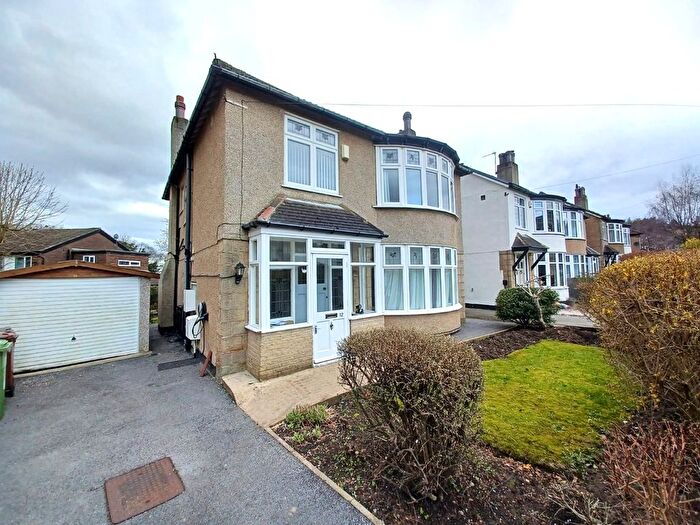 4 Bedroom Detached House To Rent In Oakwell Oval, Leeds, West Yorkshire, LS8