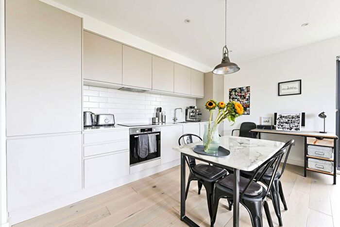 1 Bedroom Flat For Sale In Keswick Road, East Putney, London, SW15