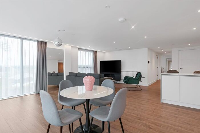 2 Bedroom Flat To Rent In The Waterside Apartments, West Bridgford, NG2