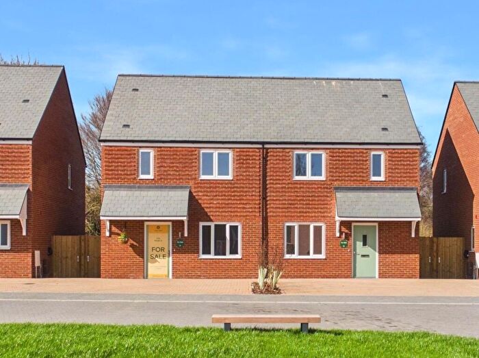 2 Bedroom House For Sale In Luker Place, Romney Broadwalk, PO22