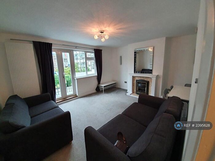 3 Bedroom Flat To Rent In Micawber Court, London, N1