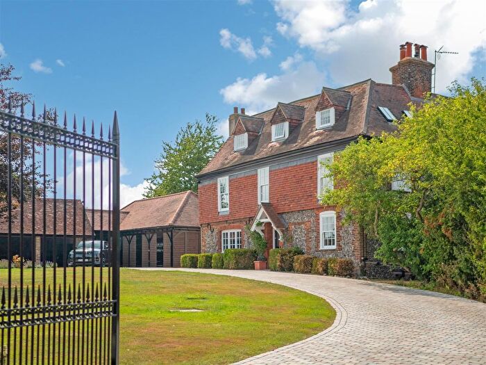 5 Bedroom Property For Sale In Layhams Road, Keston, BR2
