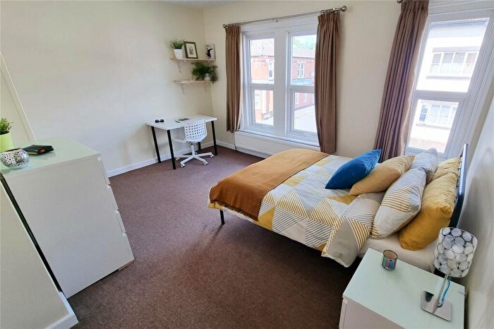 4 Bedroom Terraced House To Rent In Milton Road, Southampton, Hampshire, SO15