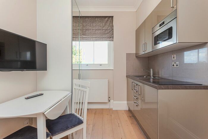 Studio To Rent In Courtfield Gardens, London SW5