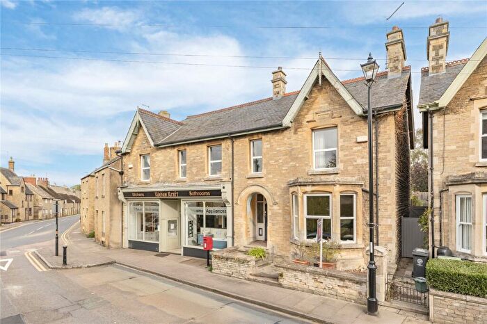 6 Bedroom Town House For Sale In West Street, Oundle, Northamptonshire, PE8