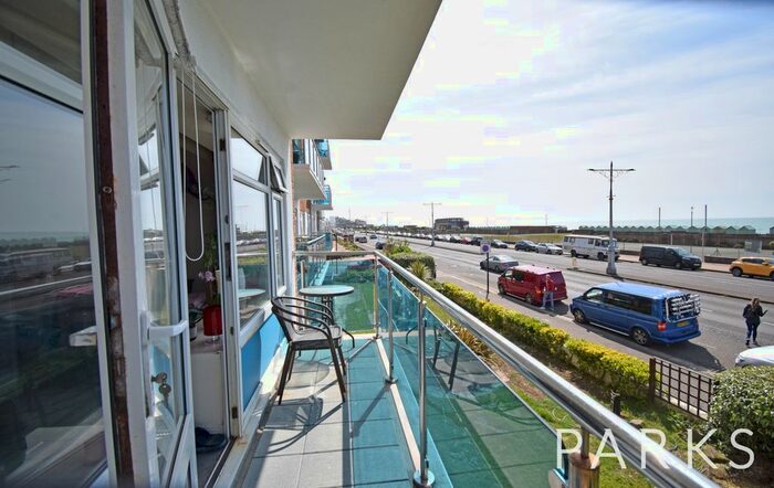 2 Bedroom Flat To Rent In Kingsway, Hove, BN3
