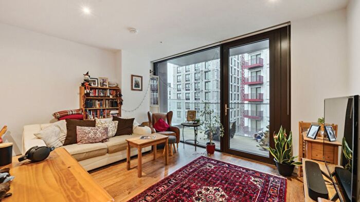 1 Bedroom Flat For Sale In Barge Walk, Greenwich, SE10