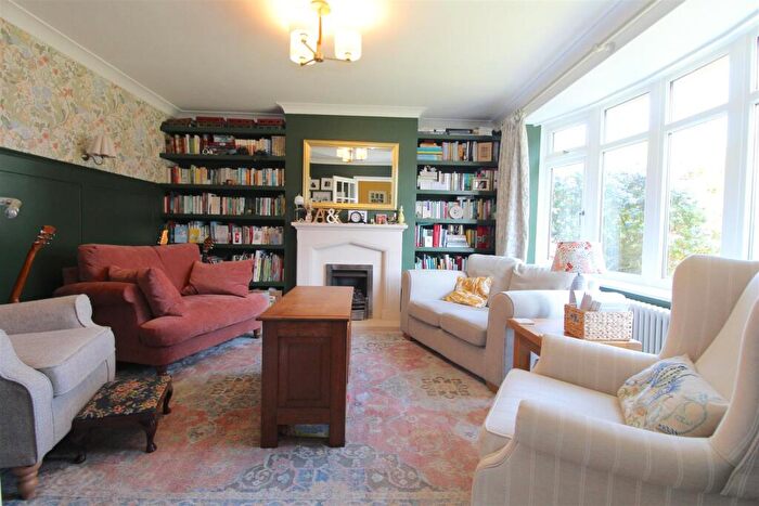 3 Bedroom Semi-Detached House For Sale In Orchard Gardens, Margate, CT9 - Photo 3
